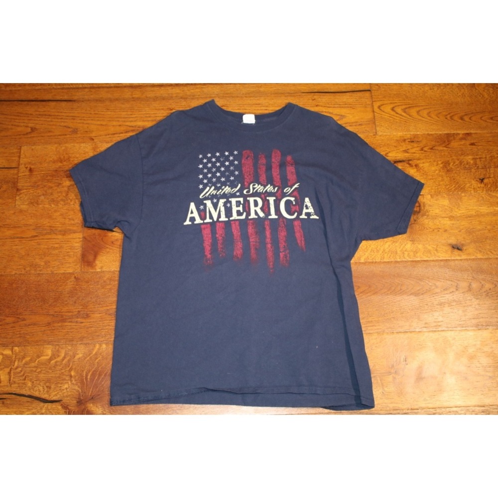 United States of America TShirt men or womens Size XL